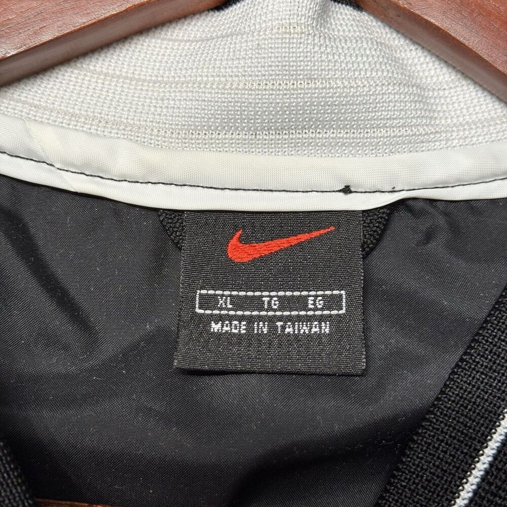 Nike Mens XL Pullover Windbreaker Black White V Neck Athletic Jacket Vintage - Picture 5 of 9